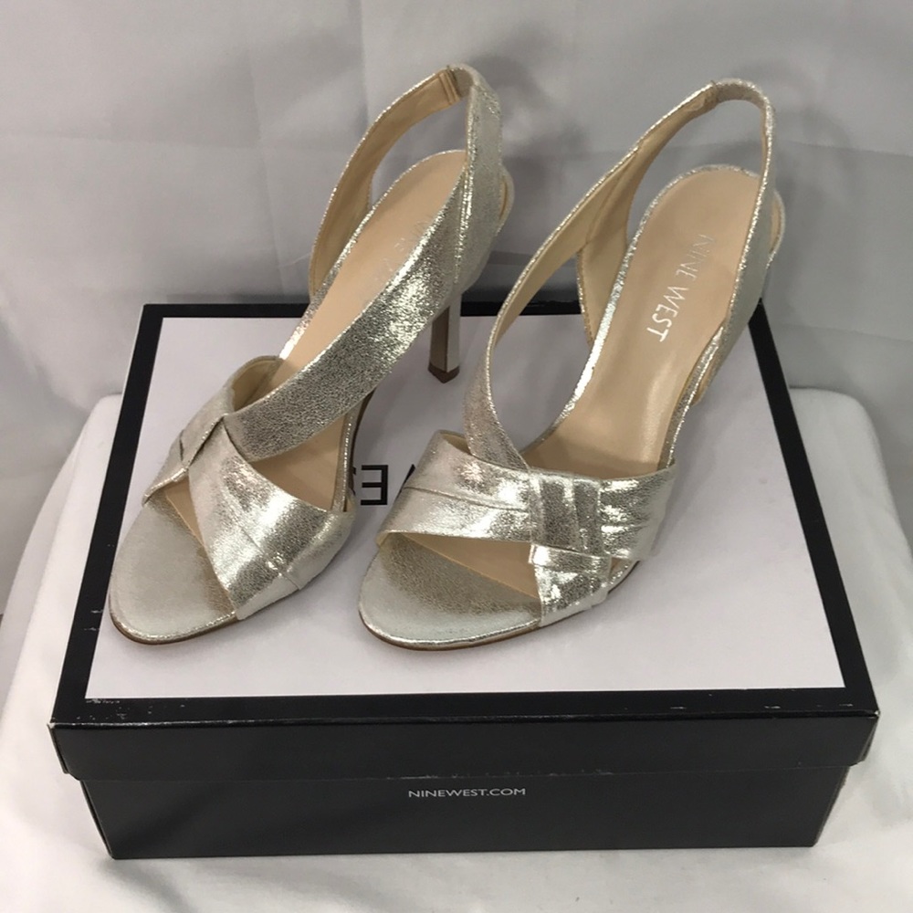 Nine West “firecracker” Size 6M Silver Heels